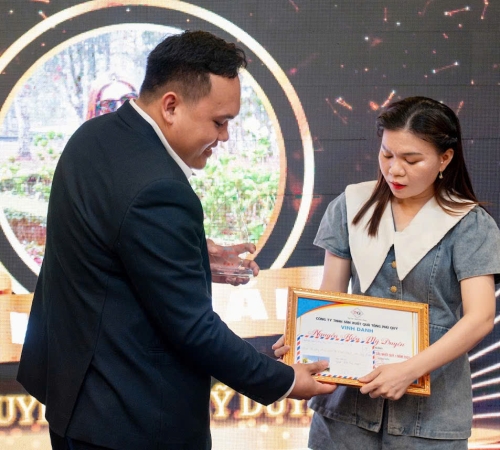 QUÀ TẶNG PHÚ QUÝ TỔNG KẾT QUÝ 1/2025: TỰ HÀO HÀNH TRÌNH – SẴN SÀNG BỨT PHÁ